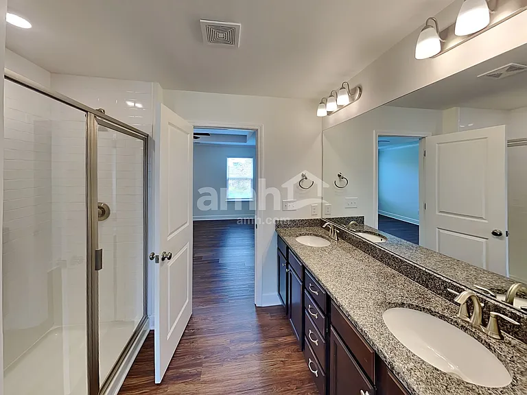 5816 Zurich Rd — Photo 12