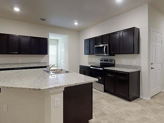 3rd image of 9605 Murandy Dr