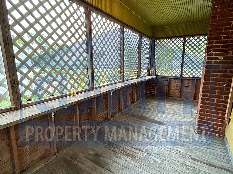 920 East Ave — Photo 6