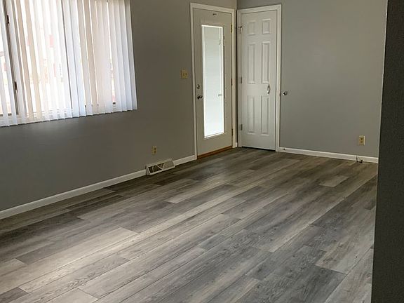 2nd image of 208 Market Pl