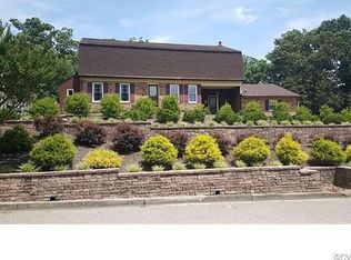 206 Stratford Dr, Colonial Heights, VA 23834