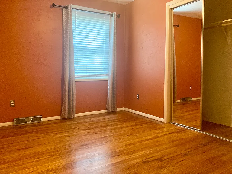 5821 N Drury Ave — Photo 9