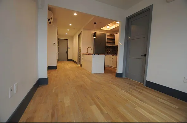 Rented by Rennit Inc. | media 21