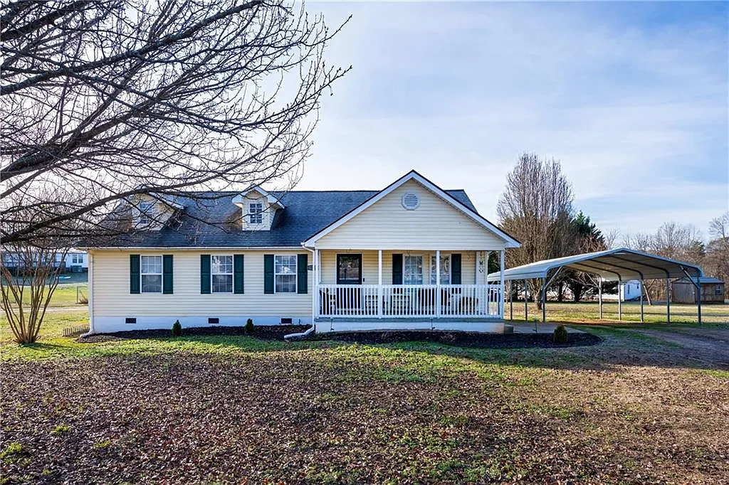 3 bed, 1300 sqft, $2,000 — Photo 1