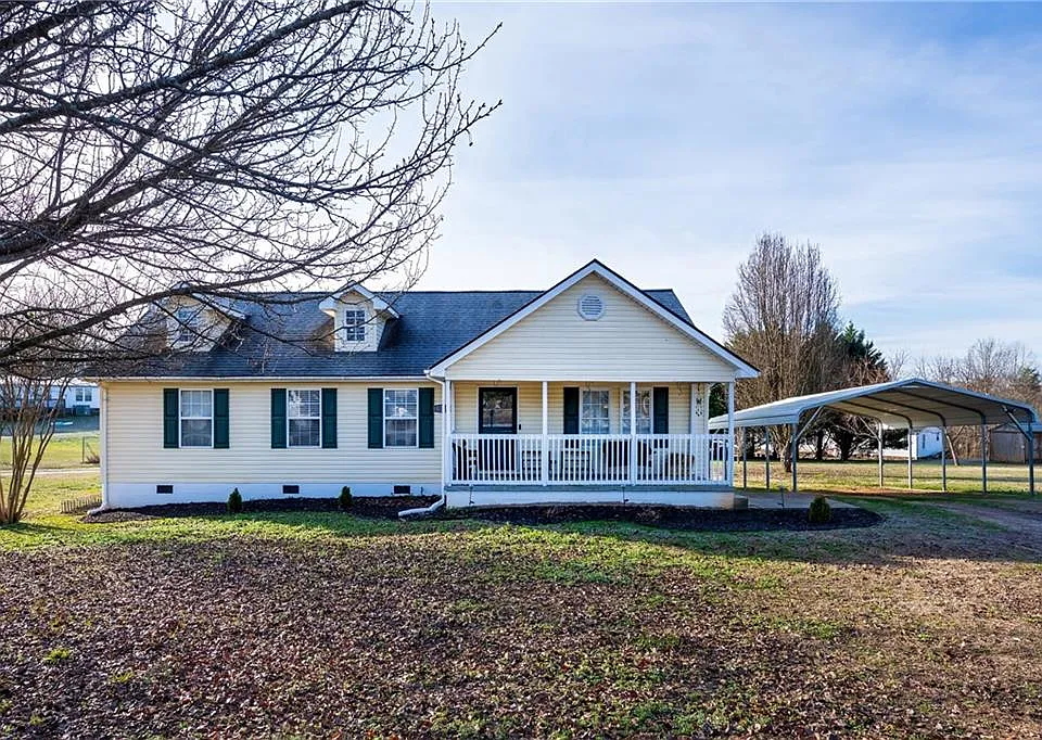 105 Cloverdale Dr