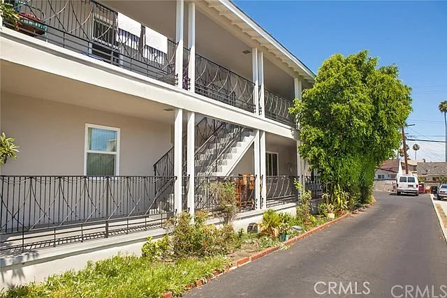 1 bed, 1.0 bath, 600 sqft, $1,985 — Photo 3