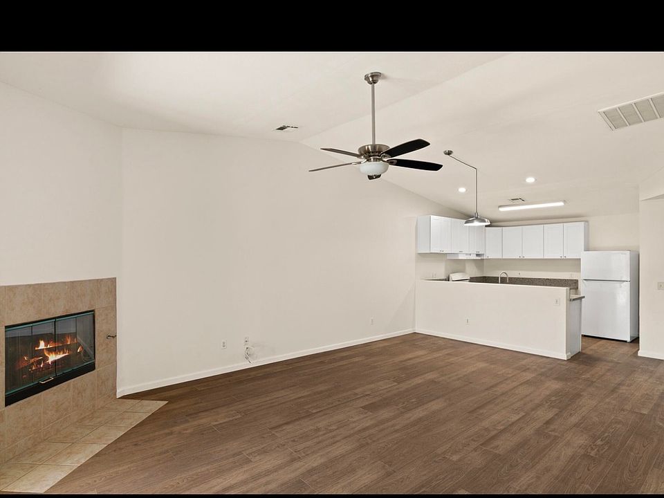 1st image of 66915 Vista Pl APT A