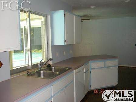 3rd image of 5981 Dickenson Ct
