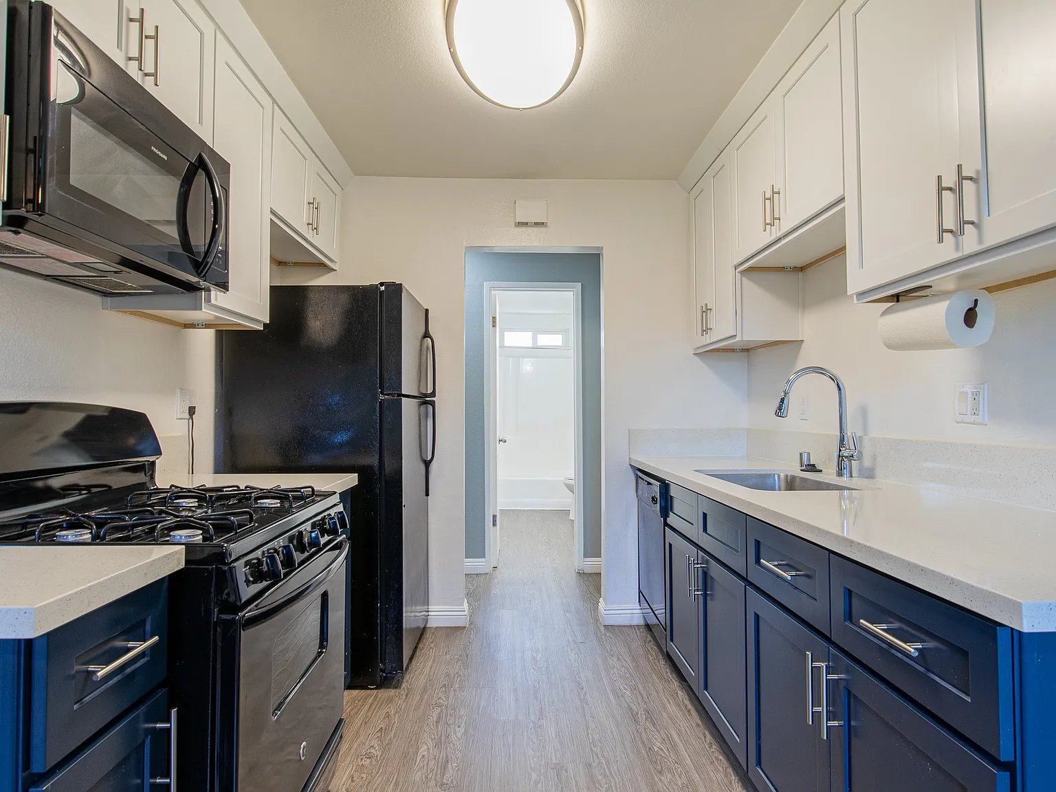 Buena Casa Apartments — Photo 3