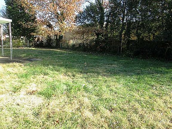 3rd image of 5637 Poplar Hall Dr