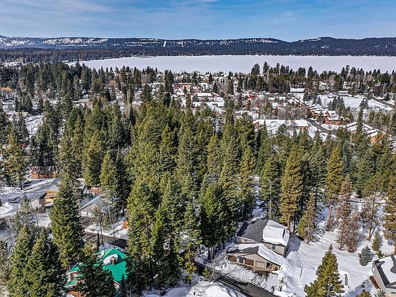3rd image of 912 Fairway Dr APT B