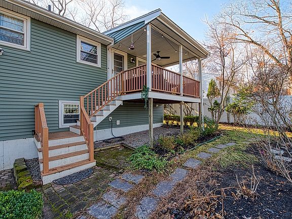 4th image of 102 Alandale Ave