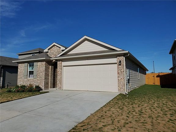 2nd image of 813 Naset Dr