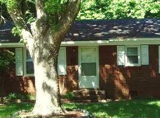215 Mellow Dr, Charlotte, NC 28213