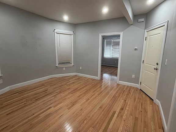2nd image of 137A Dekalb Ave #1