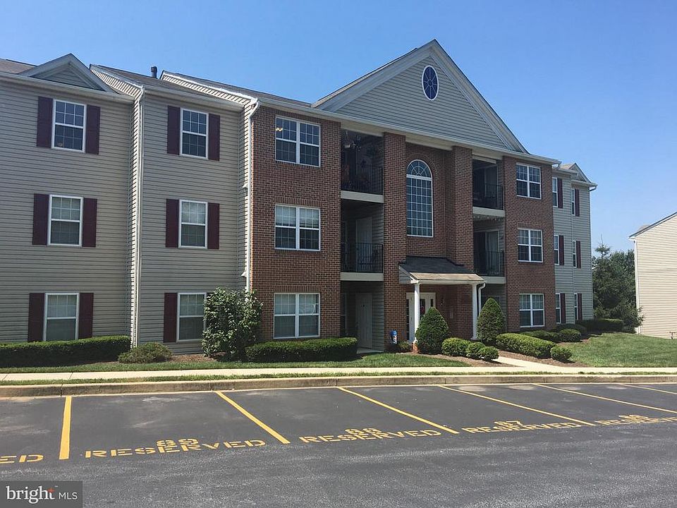 2nd image of 3840 Normandy Dr APT 2D