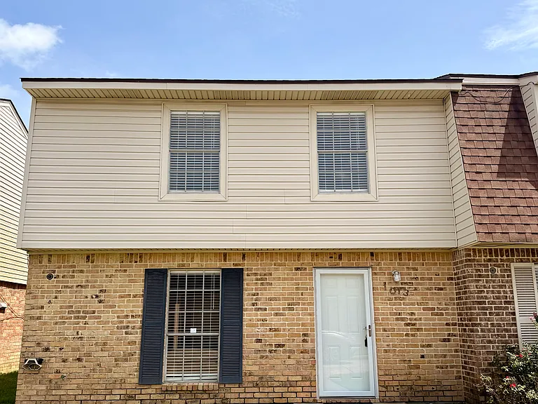 1013 Park Meadow Dr — Photo 1