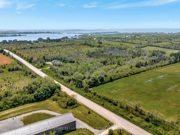 19487 Loyalist Pkwy, Prince Edward County, ON K0K 2T0