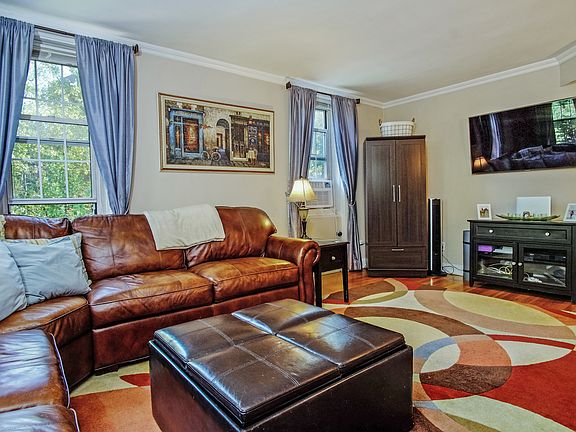 5th image of 1328 Midland Ave APT 3B