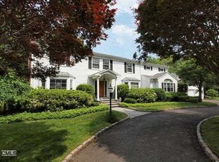 160 Red Oak Rd, Fairfield, CT 06824