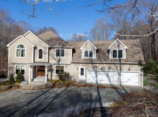 22 Waterhouse Ln, Chester, CT 06412