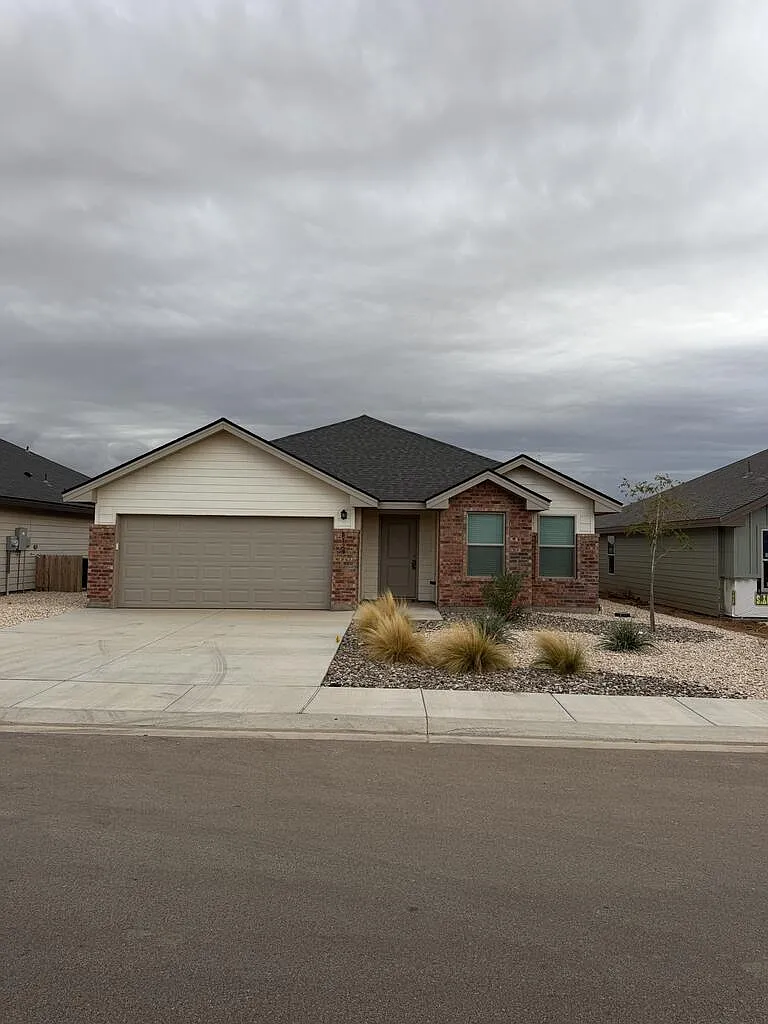 3 bed, 2.0 bath, 1500 sqft, $2,475 — Photo 1
