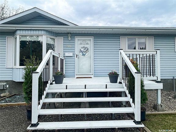 2nd image of 306 Woodman Ave