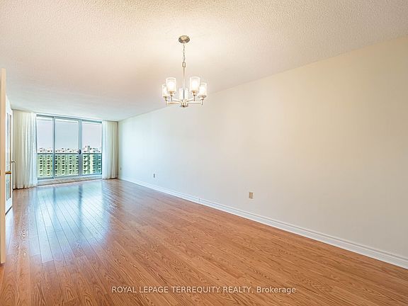 5th image of 812 Burnhamthorpe Rd #1809