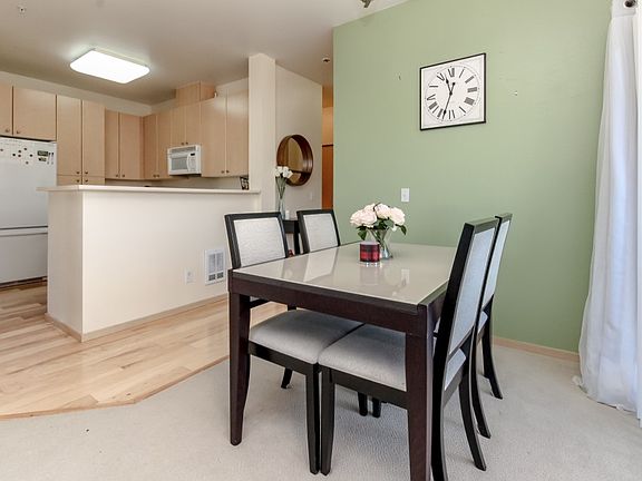 5th image of 1124 59th St SE Unit B