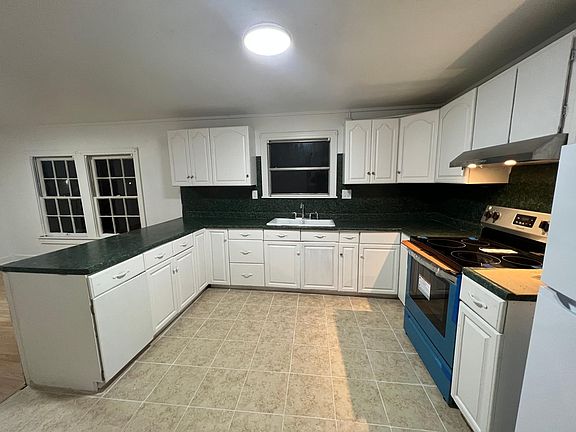 3rd image of 8437 Wingfield Dr