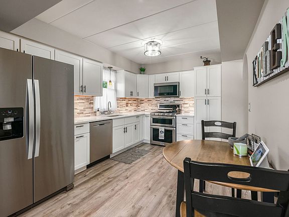 5th image of 17979 Oak Park Ave APT 1N