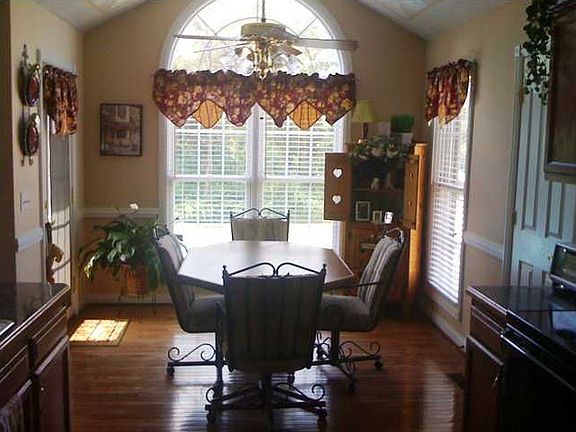 5th image of 624 Burlwood Cir