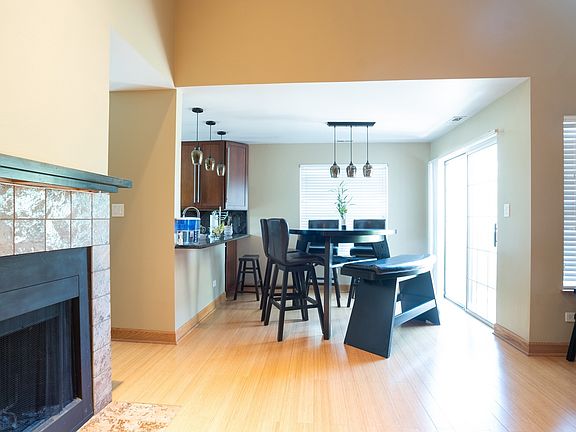 5th image of 100 White Oak Ct APT 10