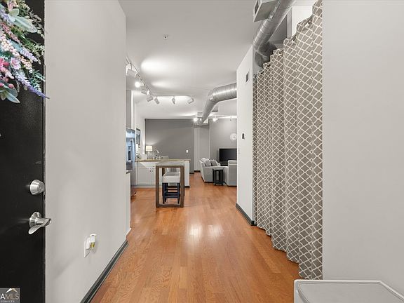 5th image of 5300 Peachtree Rd Unit 501