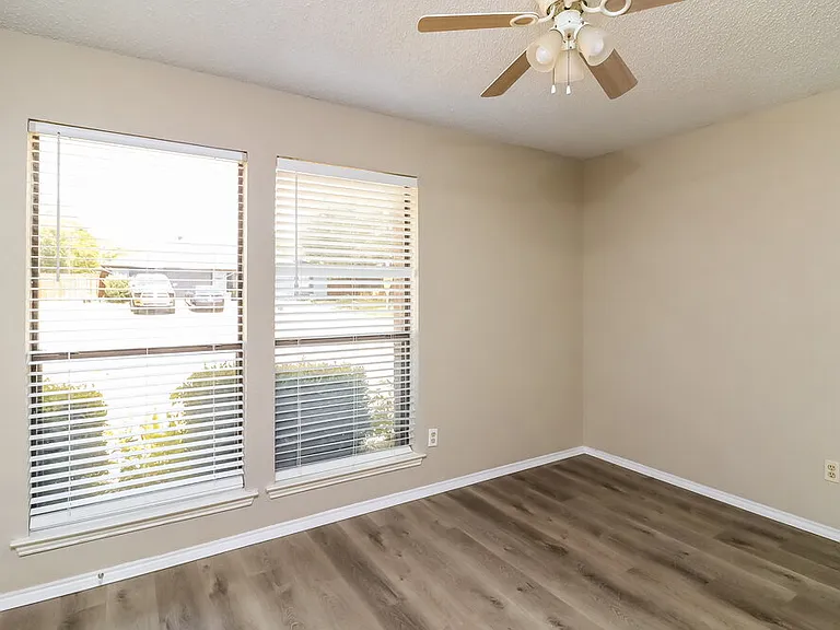 721 Owens Dr — Photo 13