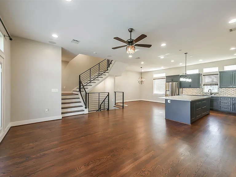 2422 Hadley St — Photo 23