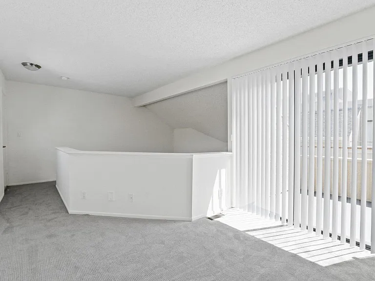 11325 Morrison St — Photo 60