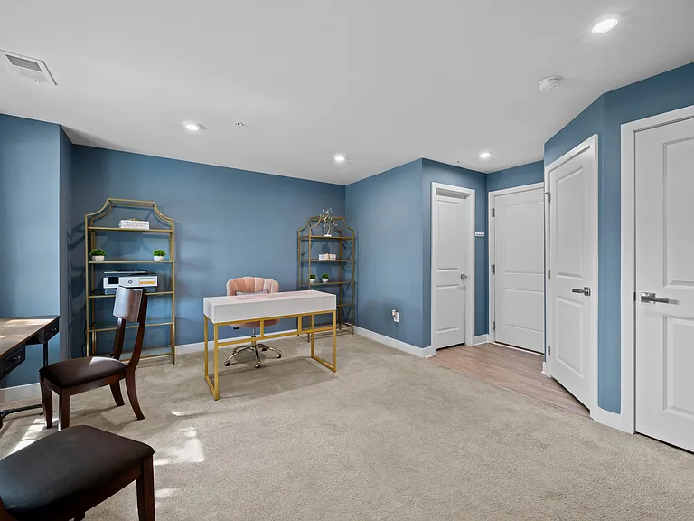 1020 N Durham St — Photo 2