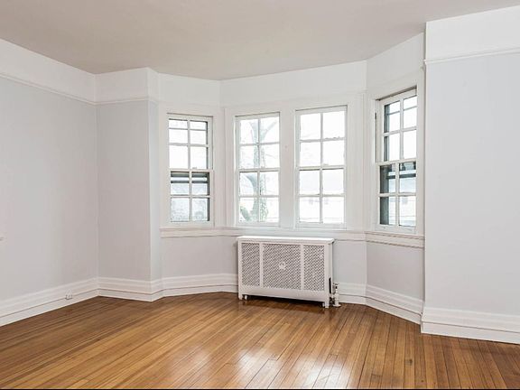2nd image of 25 E Cedar St #2