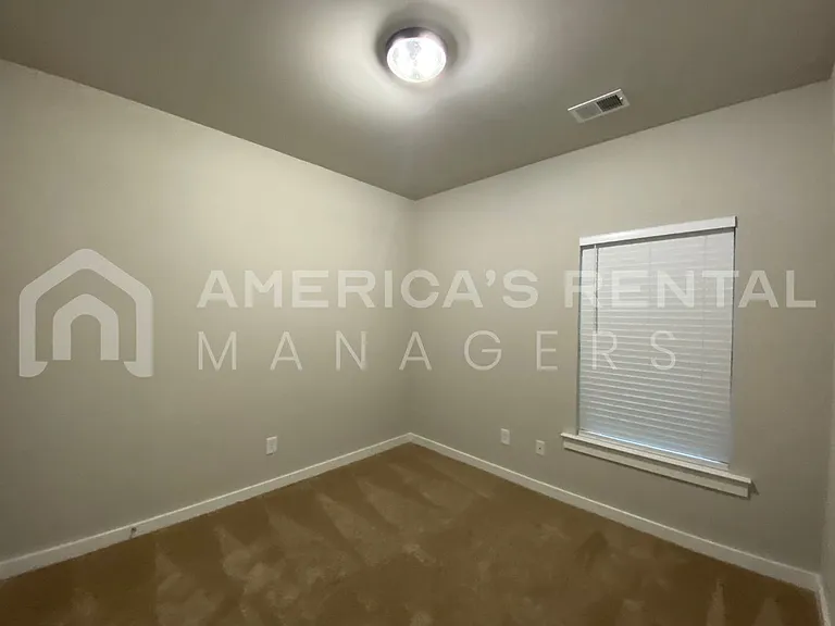 240 Avalon Way — Photo 23