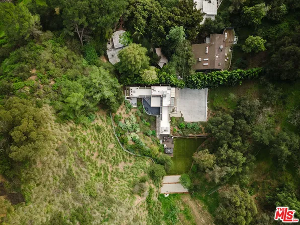 10443 Corfu Ln, Los Angeles, CA 90077