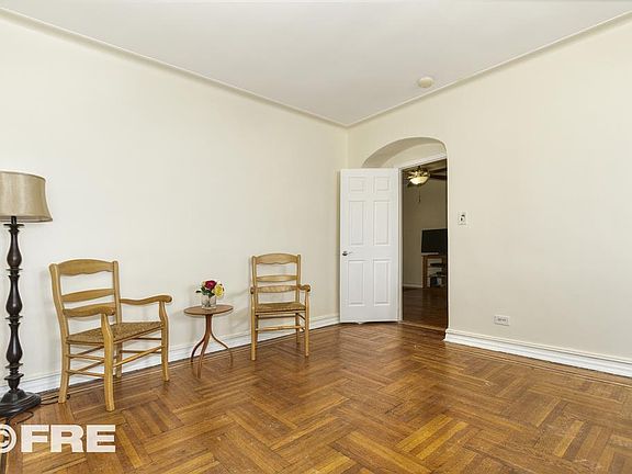 5th image of 3626 Kings Hwy APT 5M