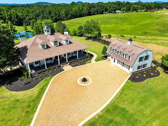 Main House & Carriage House