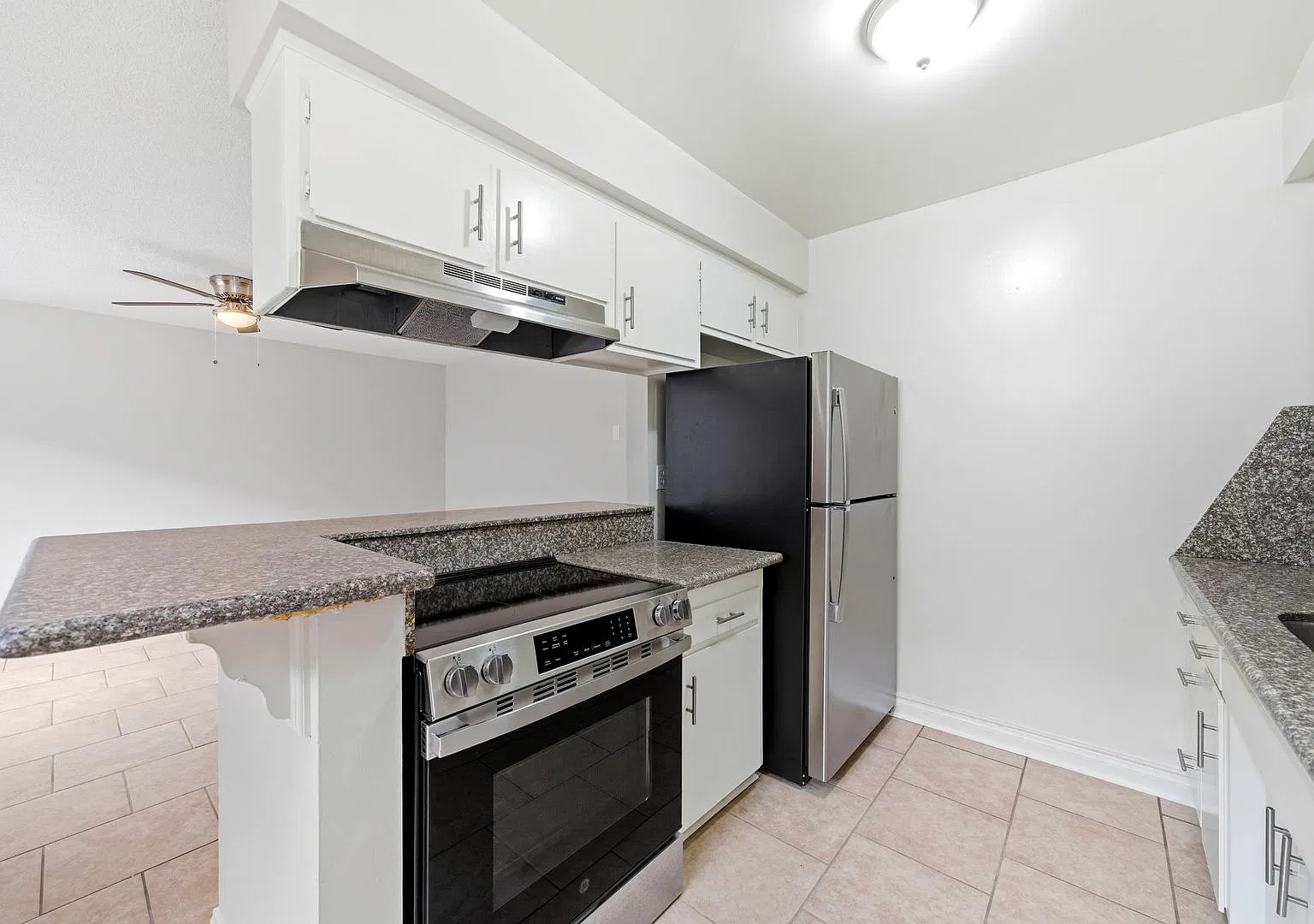 912 Gladys Avenue — Photo 3