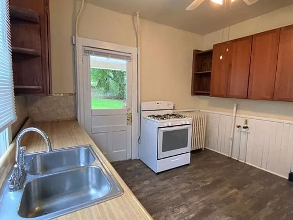 4th image of 216-218 W Lamb St #216