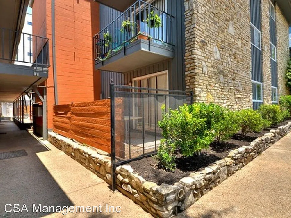 Building Photo 5