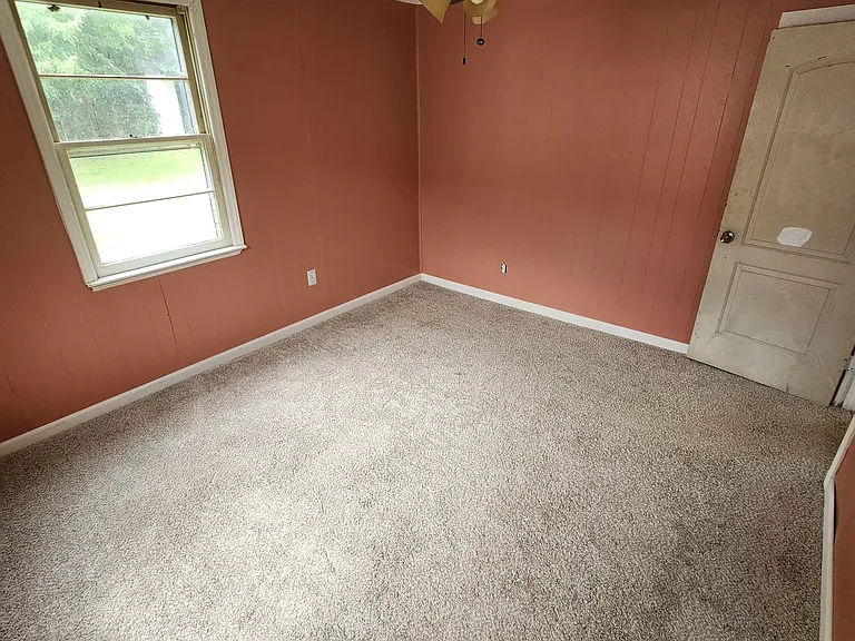 202 Hovis Rd — Photo 8