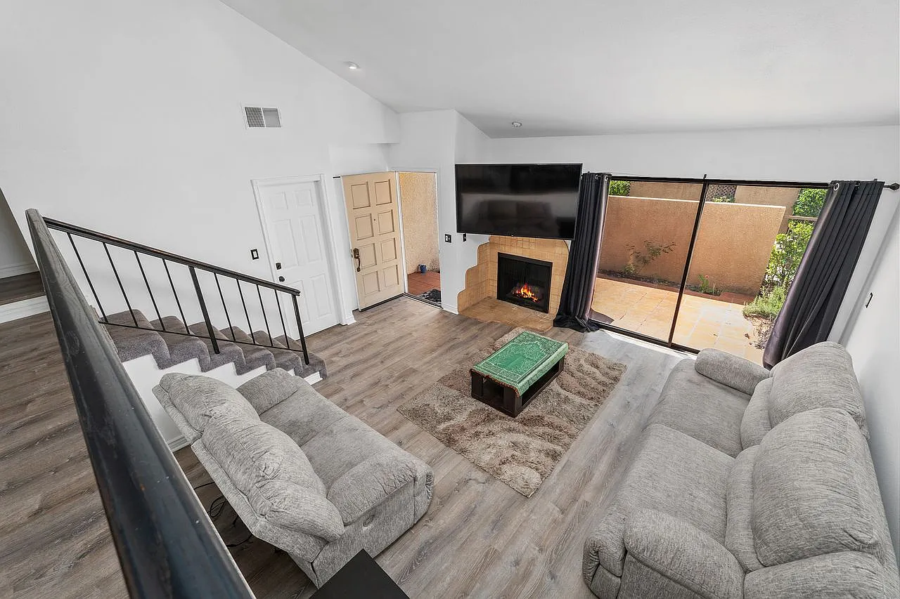 2 bed, 1512 sqft, $4,700 — Photo 4