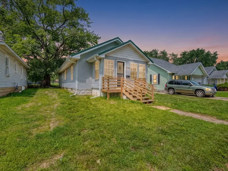 1308 E Taylor St — Photo 1