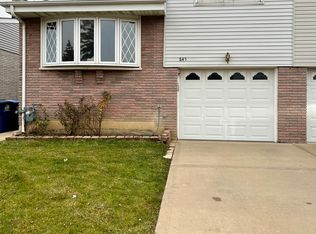 845 Beau Dr, Des Plaines, IL 60016